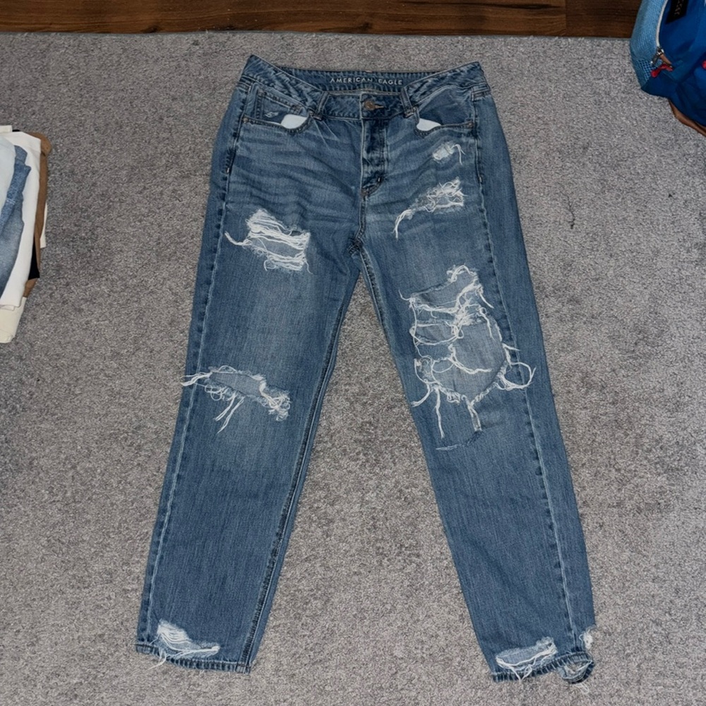 American Eagle: Tomgirl Size 10 Regular Ripped Jeans